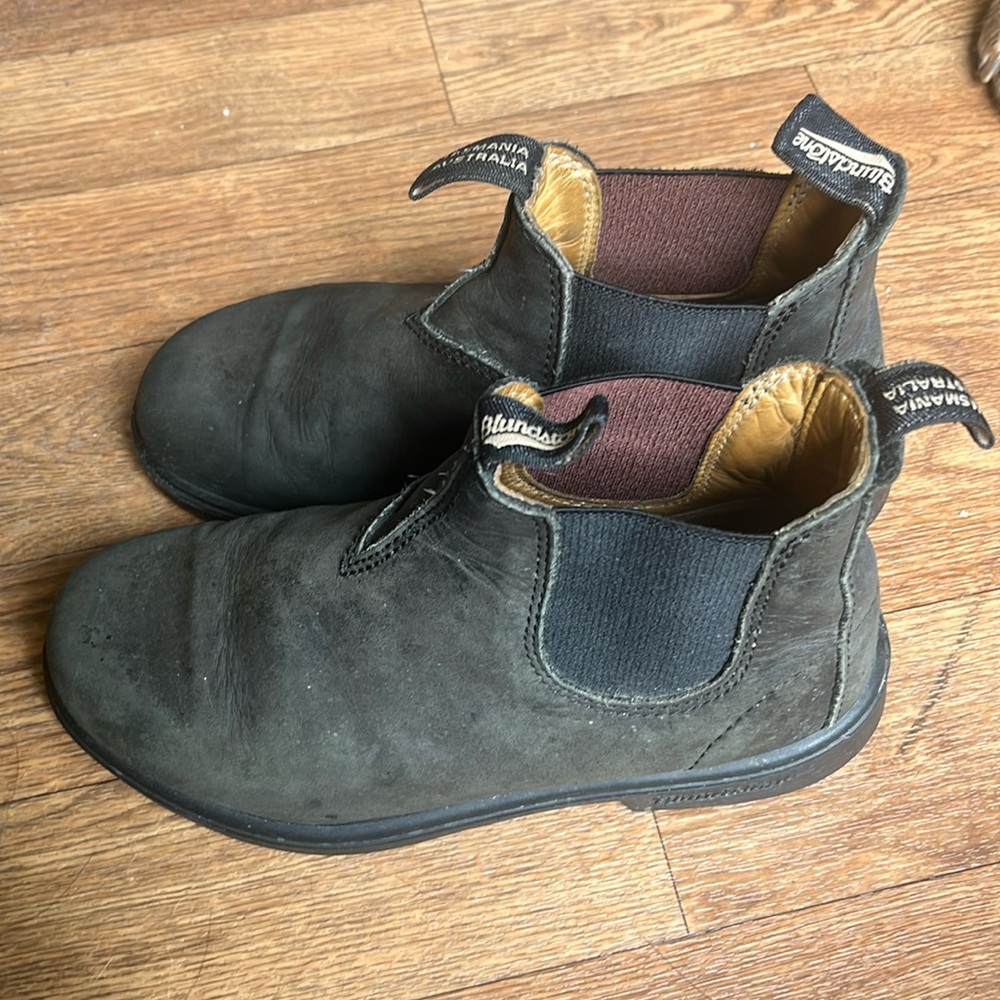 Blundstone boots! Size US 4 kids or fit size 5 womens.